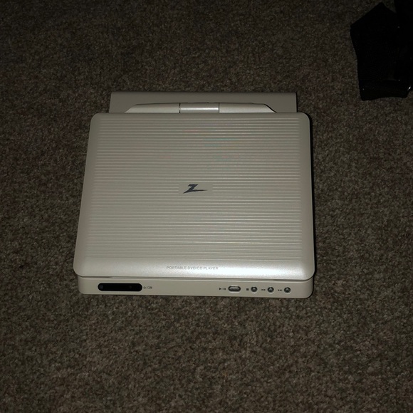 Portable DVD Player - Picture 2 of 4